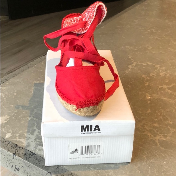 MIA Sandals - Picture 1 of 5